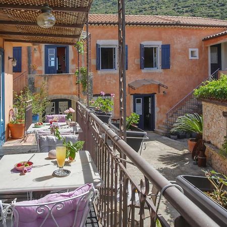 Museum Hotel George Molfetas Argostoli  Buitenkant foto