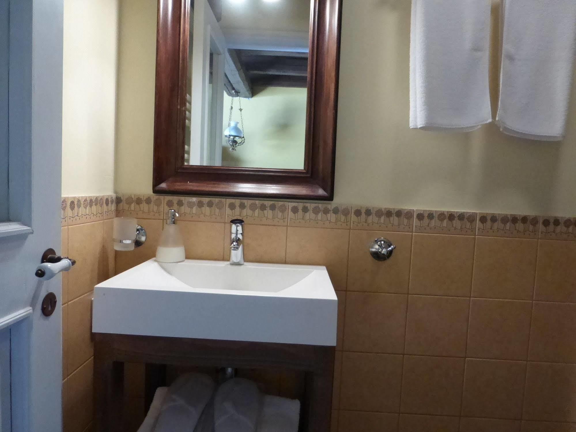Museum Hotel George Molfetas Argostoli  Buitenkant foto