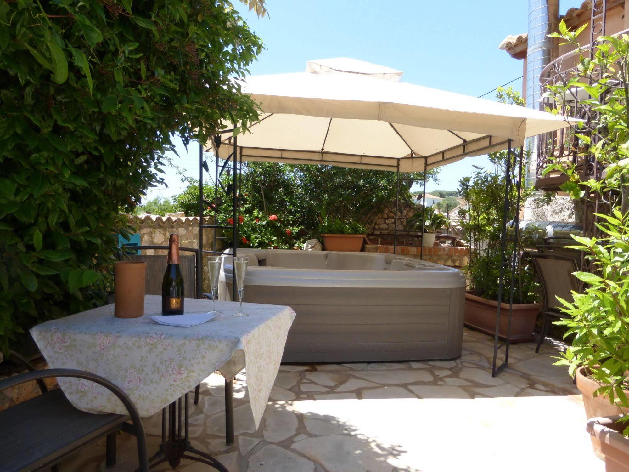 Museum Hotel George Molfetas Argostoli  Buitenkant foto